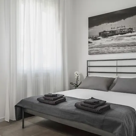 Centro Dolcevita Tiberio Con Garage * Ρίμινι